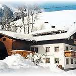 Gaestehaus Alpenruh * Holzgau
