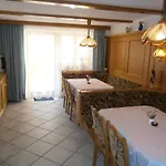 Gaestehaus Alpenruh * Holzgau