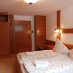 Apartamento Gaestehaus Alpenruh Holzgau