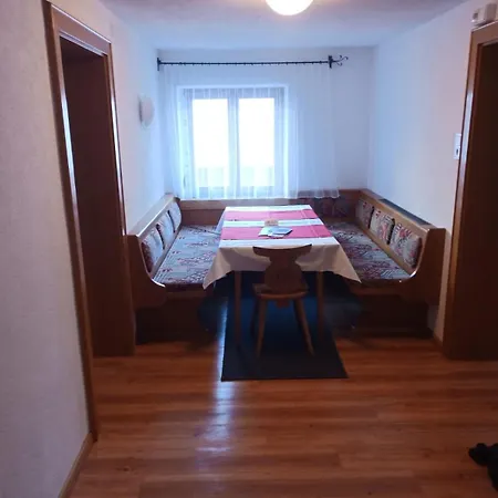 Gaestehaus Alpenruh * Holzgau