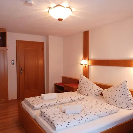 Gaestehaus Alpenruh Apartment