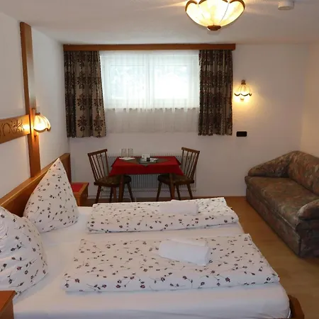 Gaestehaus Alpenruh Holzgau