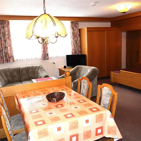 Gaestehaus Alpenruh Lägenhet *