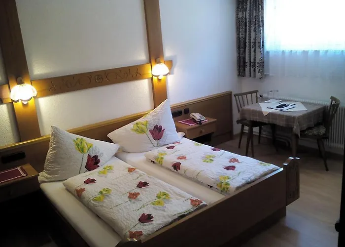 Gaestehaus Alpenruh * Holzgau